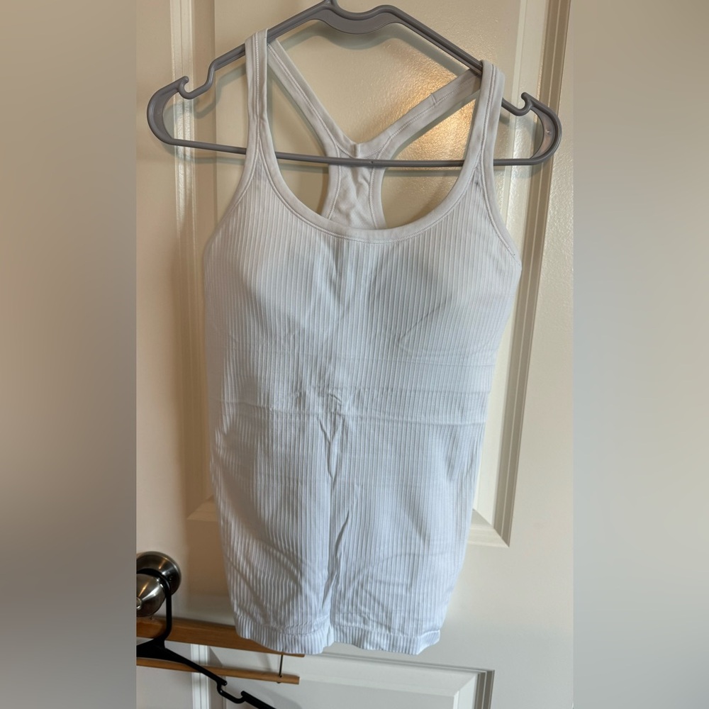 Lululemon Ebb to street tank